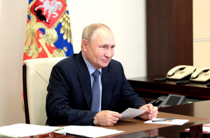  Путин бо Раисӣ президенти ҶИЭ музокирот мекунад
